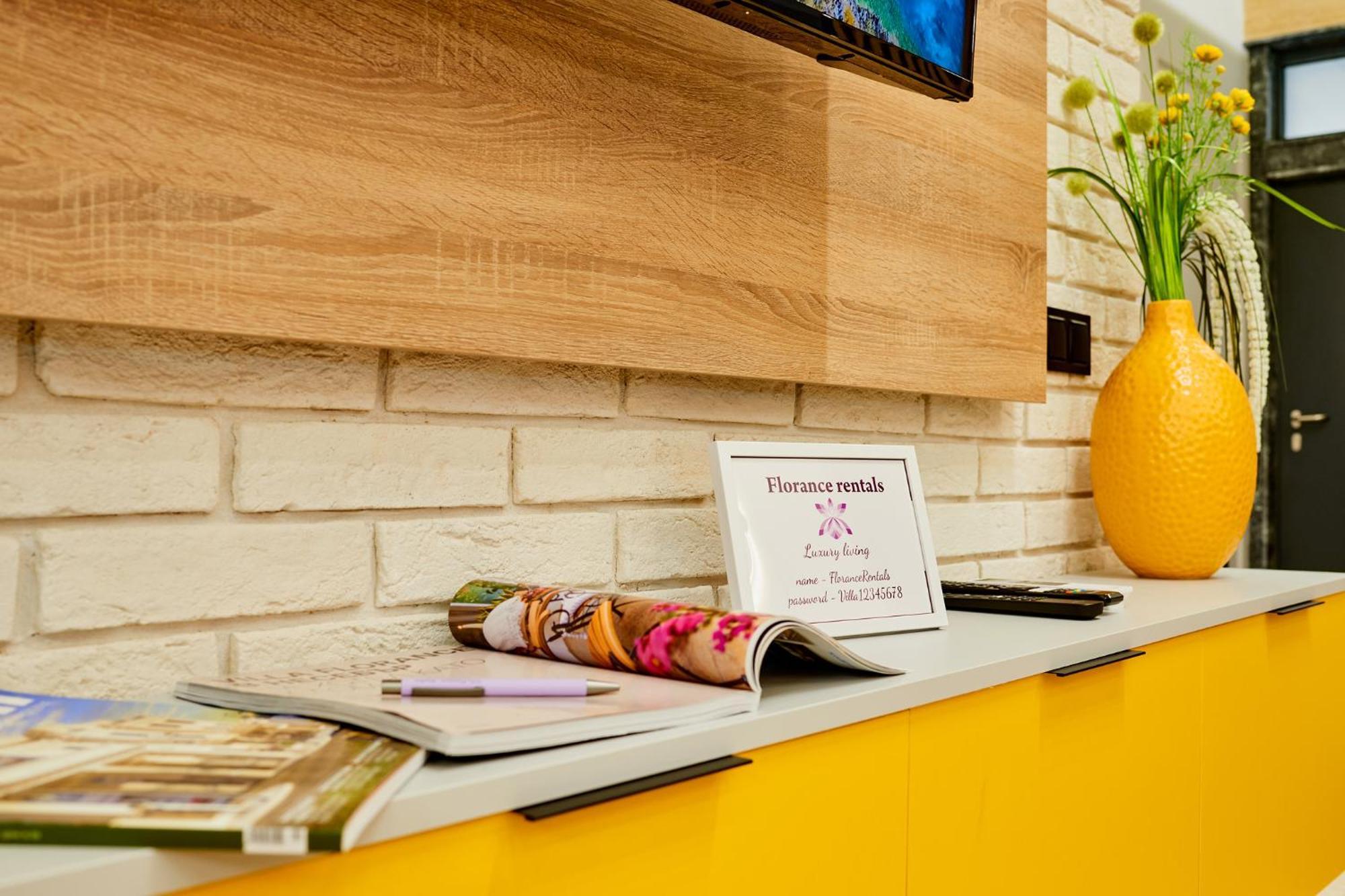 Florance Rentals Luxury Apartments In Burgas Exterior photo